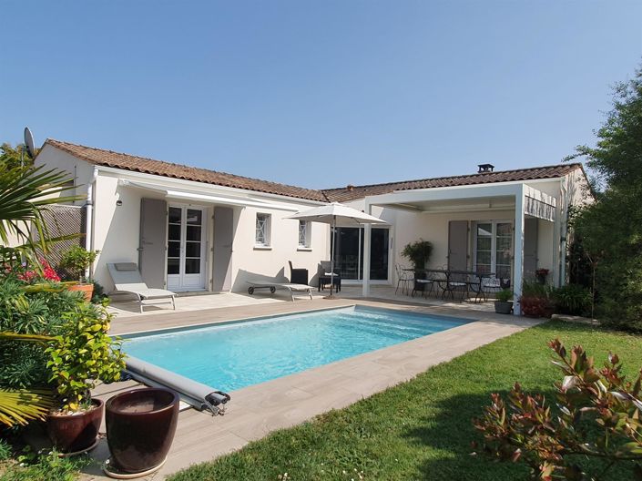 Image No.1-4 Bed House for sale