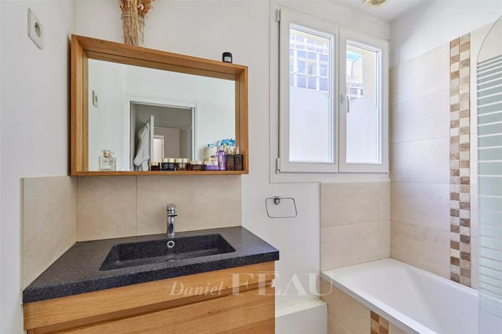 Image No.11-3 Bed Apartment for sale