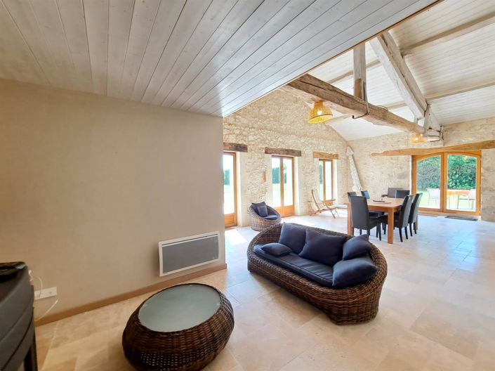 Image No.10-3 Bed House for sale