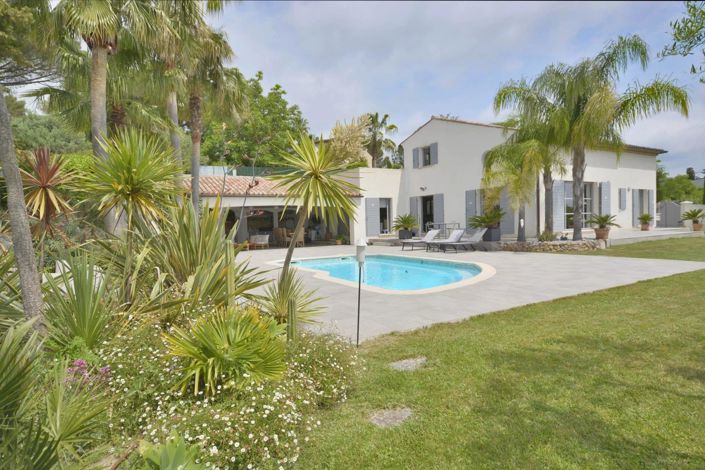 Image No.1-4 Bed House for sale