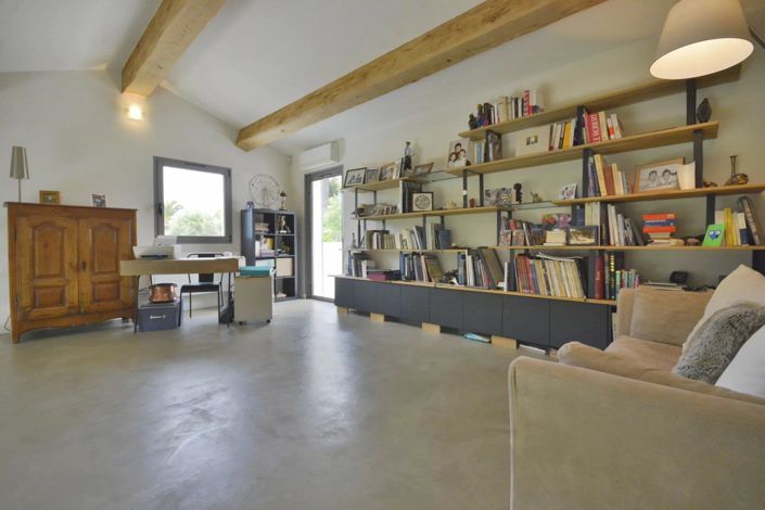 Image No.25-4 Bed House for sale