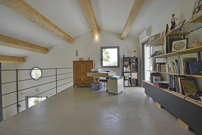 Image No.26-4 Bed House for sale