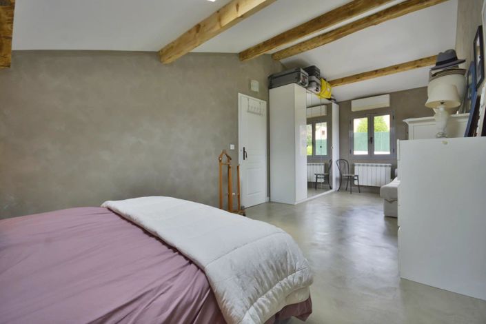 Image No.33-4 Bed House for sale