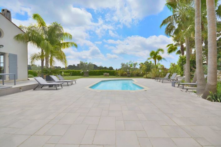 Image No.6-4 Bed House for sale