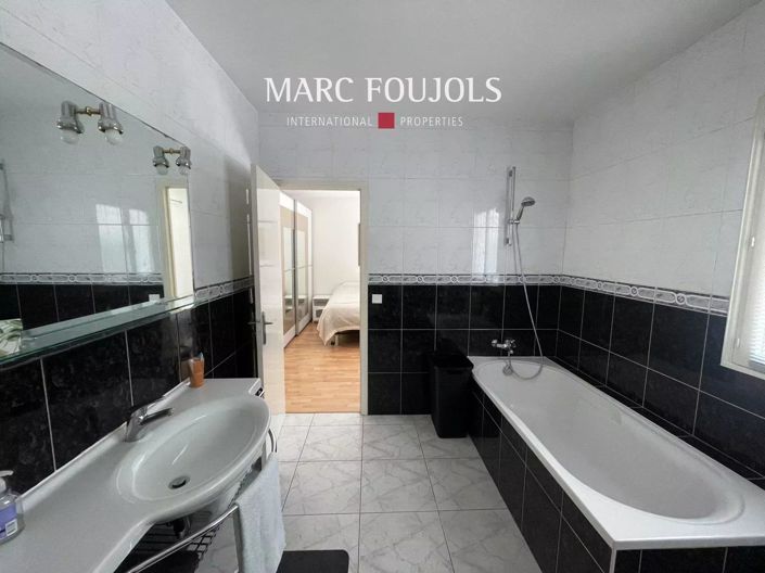 Image No.9-6 Bed House for sale