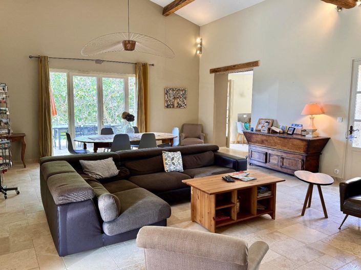 Image No.4-11 Bed Property for sale