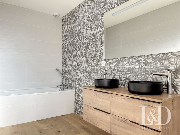 Image No.11-4 Bed House for sale