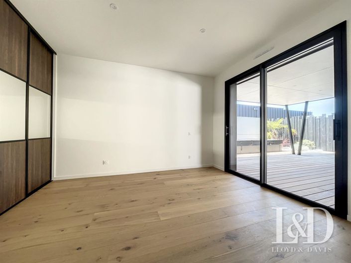 Image No.17-4 Bed House for sale