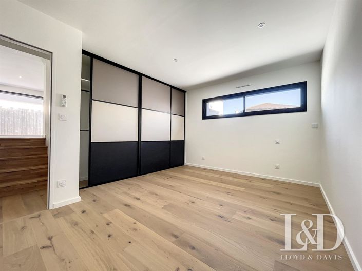 Image No.19-4 Bed House for sale