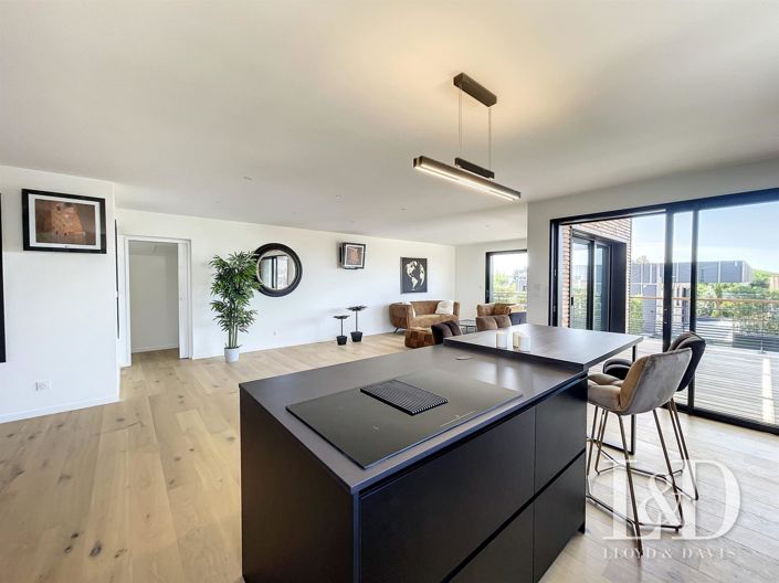 Image No.21-4 Bed House for sale