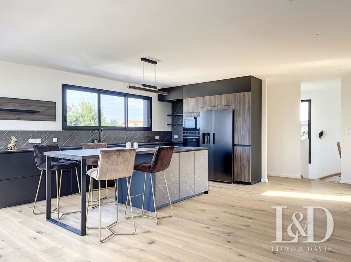 Image No.4-4 Bed House for sale