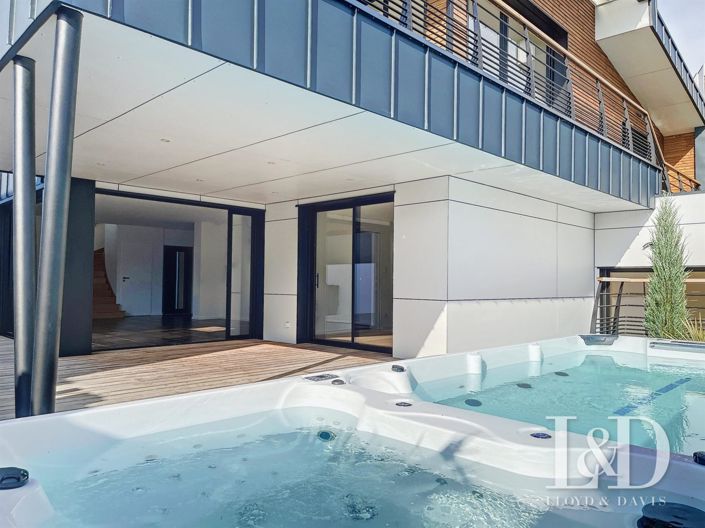 Image No.7-4 Bed House for sale