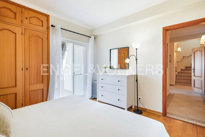 Image No.13-4 Bed House for sale