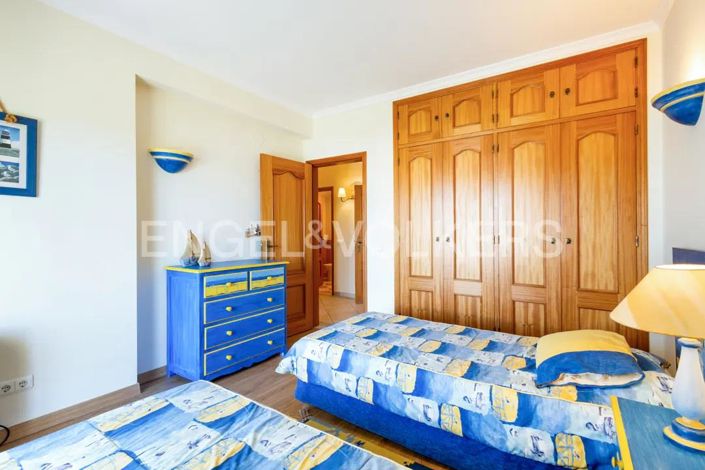 Image No.15-4 Bed House for sale