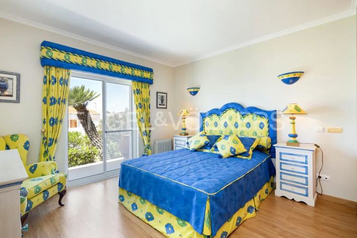 Image No.16-4 Bed House for sale