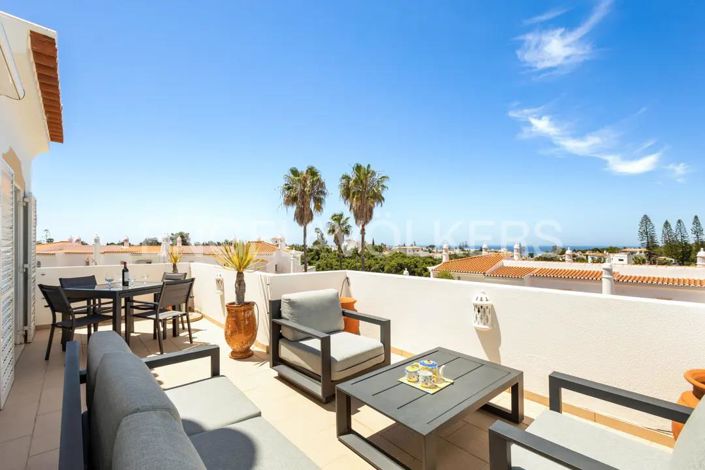 Image No.2-4 Bed House for sale