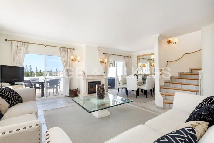 Image No.3-4 Bed House for sale