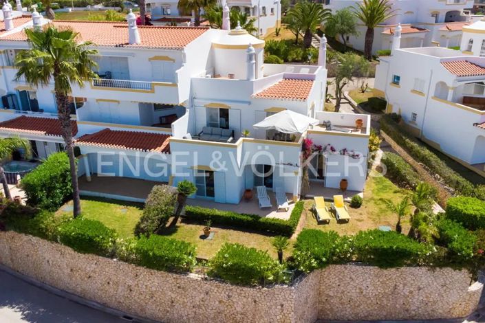 Image No.30-4 Bed House for sale