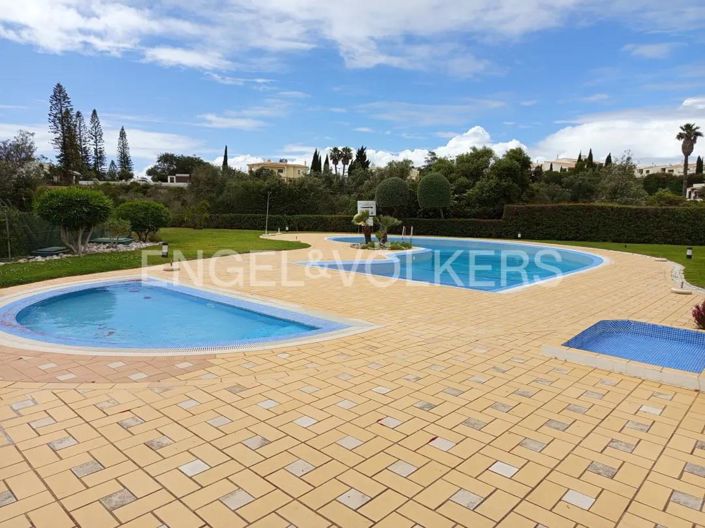 Image No.34-4 Bed House for sale