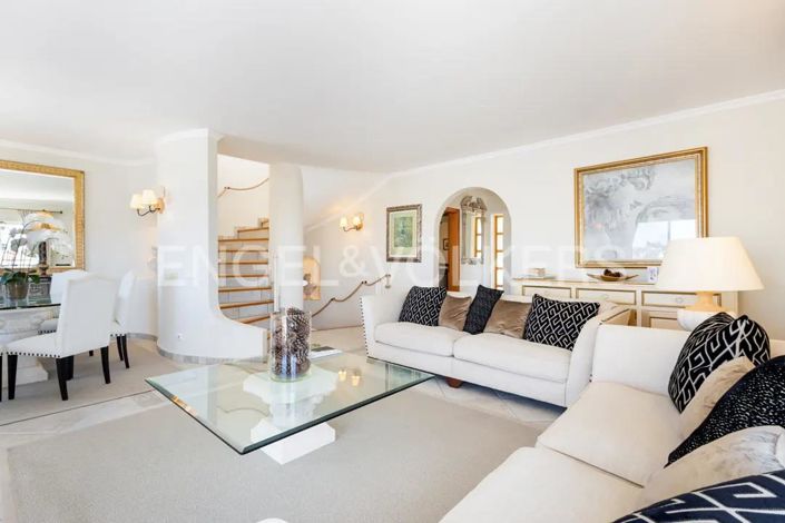 Image No.5-4 Bed House for sale