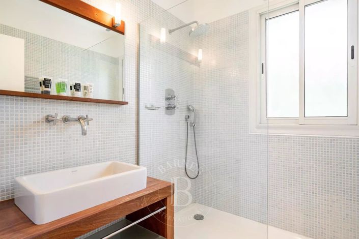 Image No.10-4 Bed House for sale