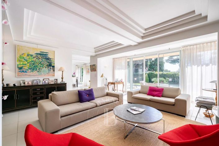 Image No.16-4 Bed House for sale