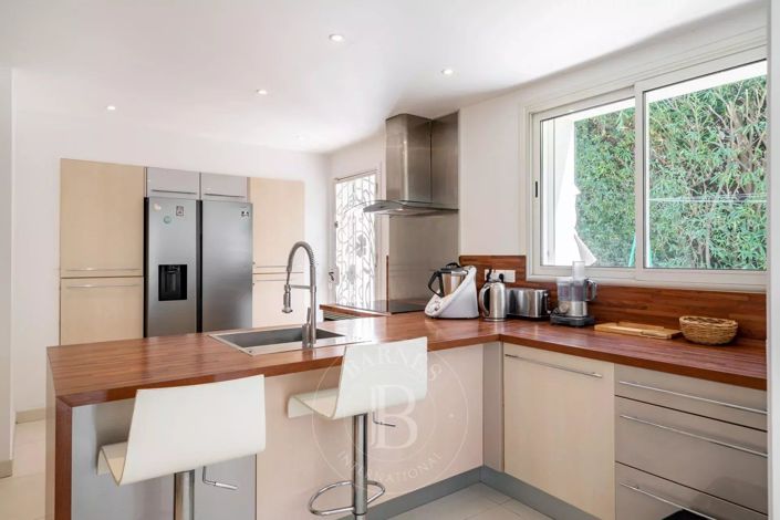 Image No.5-4 Bed House for sale