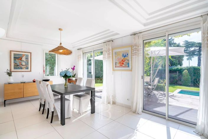 Image No.7-4 Bed House for sale