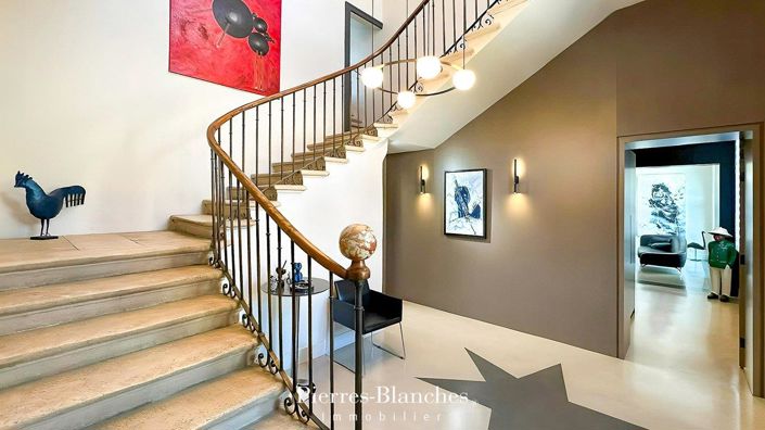 Image No.4-6 Bed House for sale