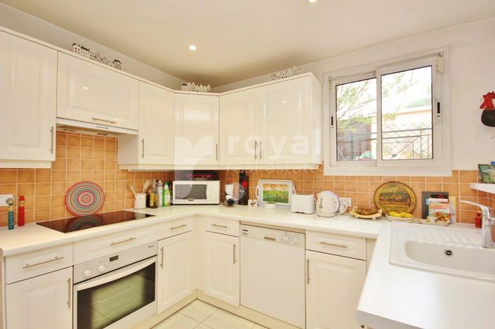 Image No.11-4 Bed House for sale