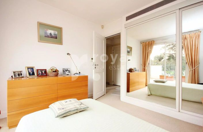 Image No.15-4 Bed House for sale