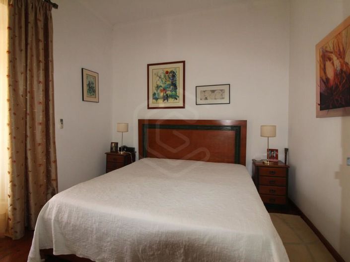 Image No.18-4 Bed House for sale