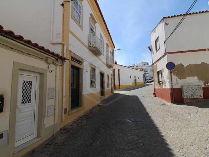 Image No.2-4 Bed House for sale