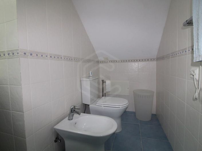 Image No.21-4 Bed House for sale