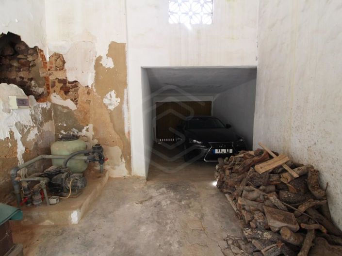 Image No.27-4 Bed House for sale