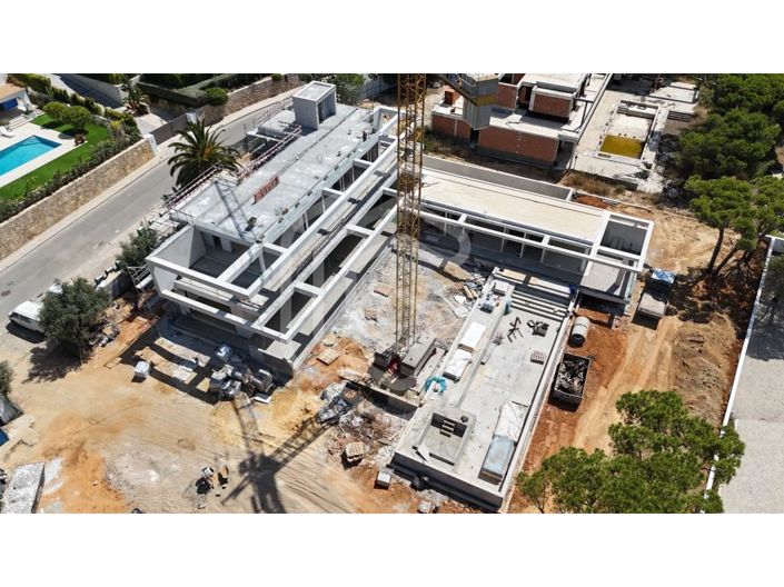 Image No.12-6 Bed House for sale