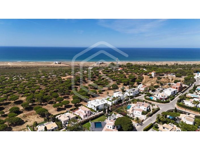 Image No.14-6 Bed House for sale