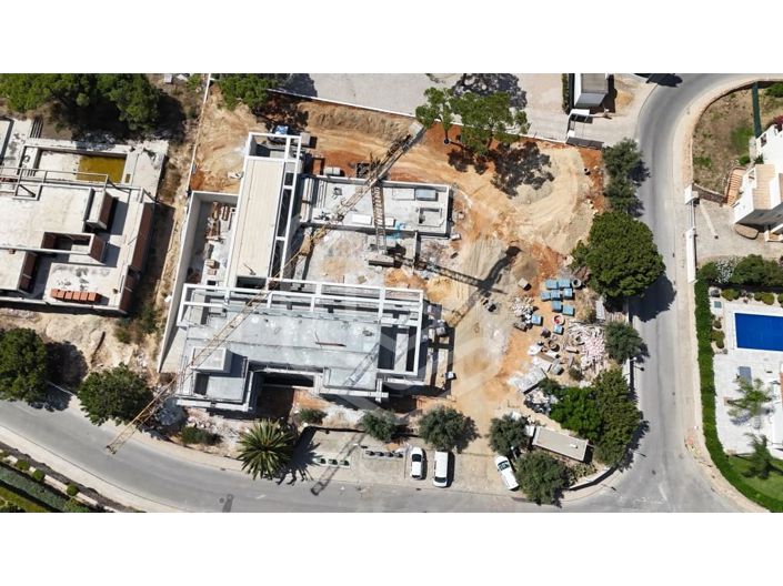 Image No.21-6 Bed House for sale