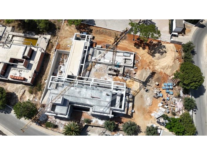 Image No.22-6 Bed House for sale