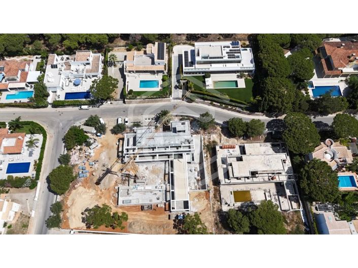 Image No.23-6 Bed House for sale