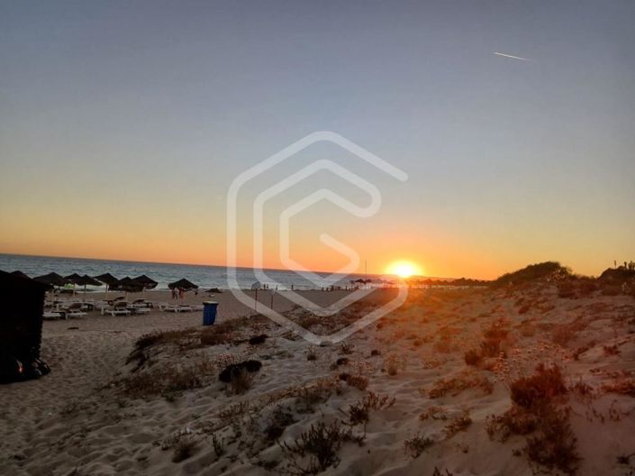 Image No.25-6 Bed House for sale