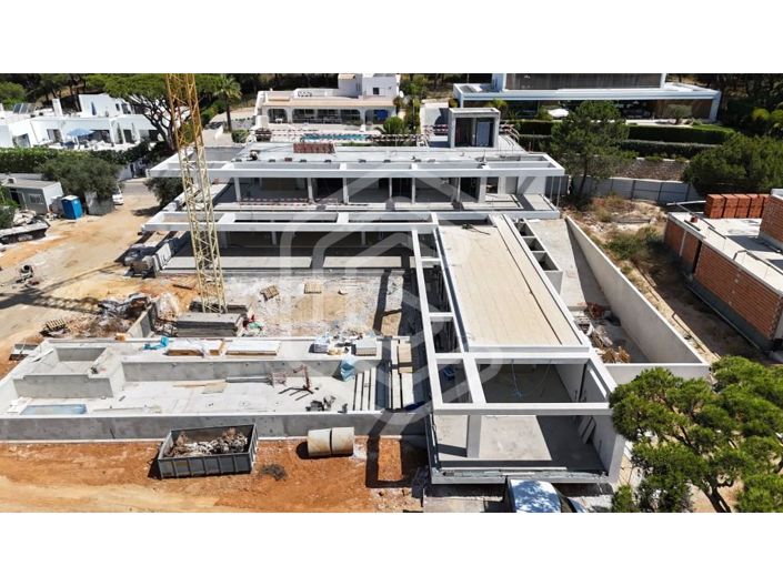 Image No.6-6 Bed House for sale