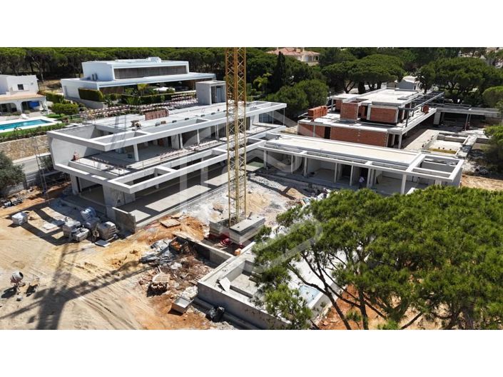 Image No.7-6 Bed House for sale