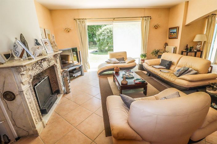 Image No.12-5 Bed House for sale