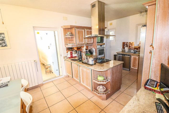 Image No.27-5 Bed House for sale