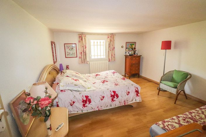 Image No.34-5 Bed House for sale