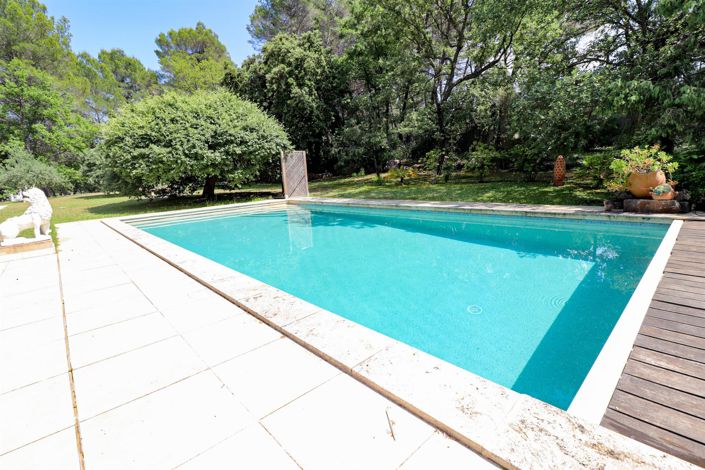 Image No.8-5 Bed House for sale