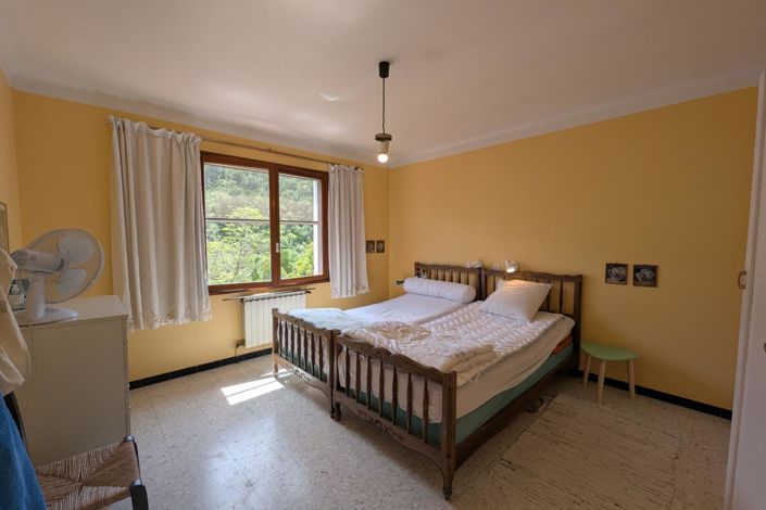 Image No.10-3 Bed House for sale