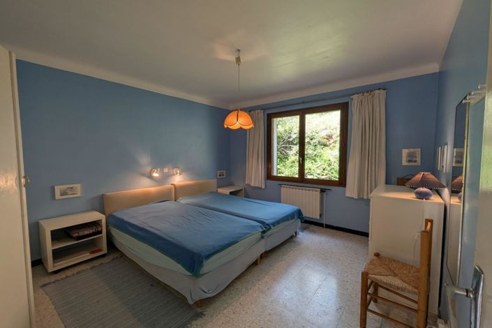 Image No.8-3 Bed House for sale