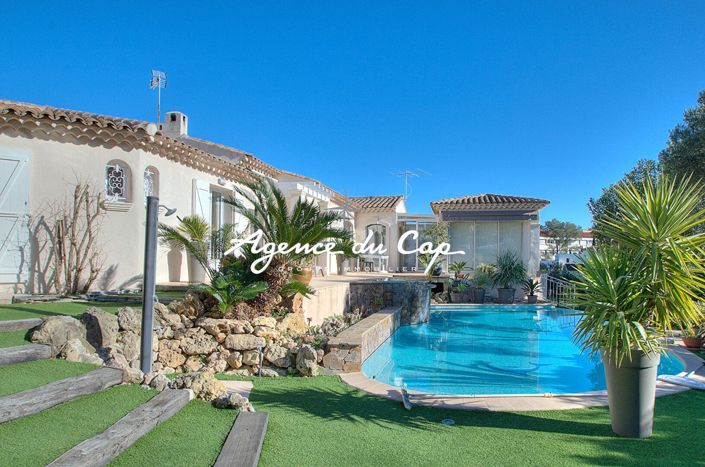 Image No.1-4 Bed House for sale